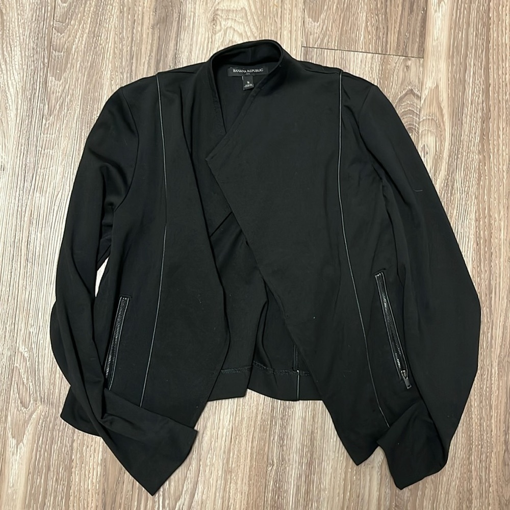 Women’s Banana Republic 73% polyester jacket (no zipper)